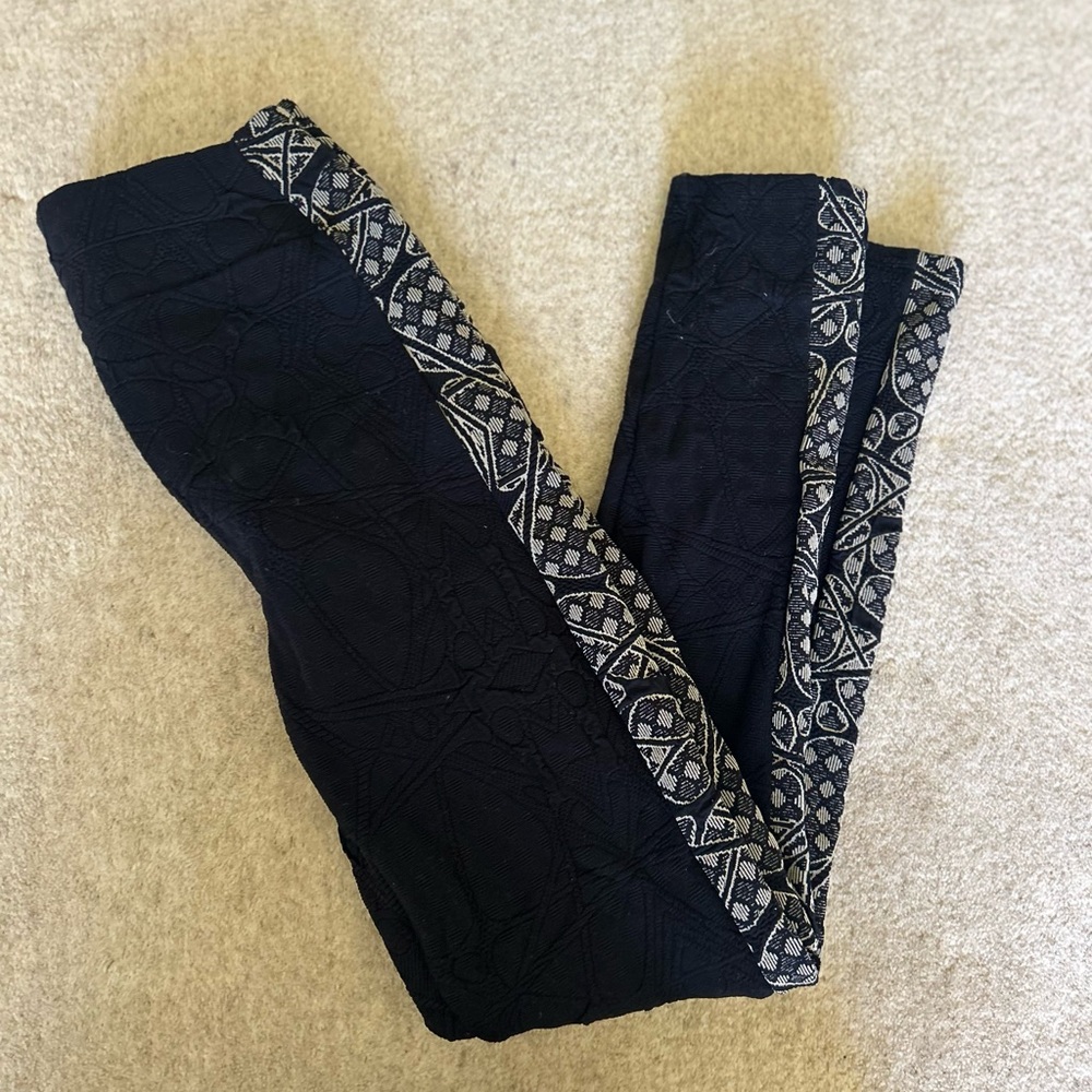 Black Devon Windsor Leggings with Geometric Pattern